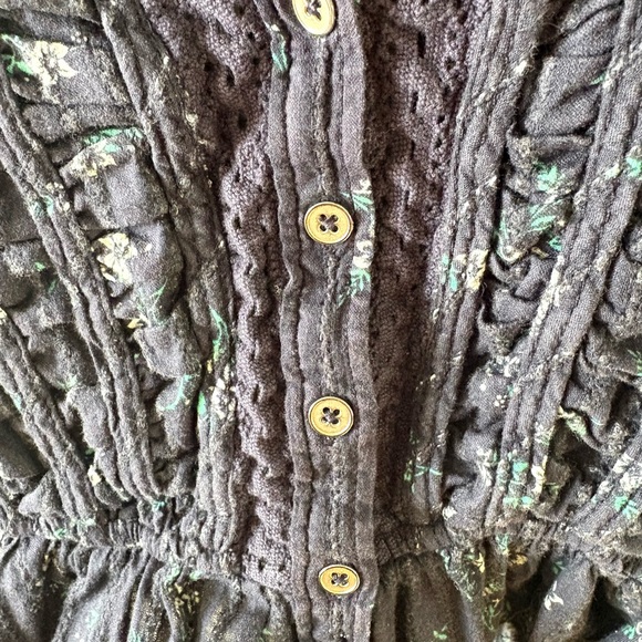 Title: Pilcro Navy Floral Ruffle Peplum Blouse Top Size M - Picture 3 of 10